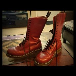 Rare, 14-Eye Burgundy Doc Martens, size 9